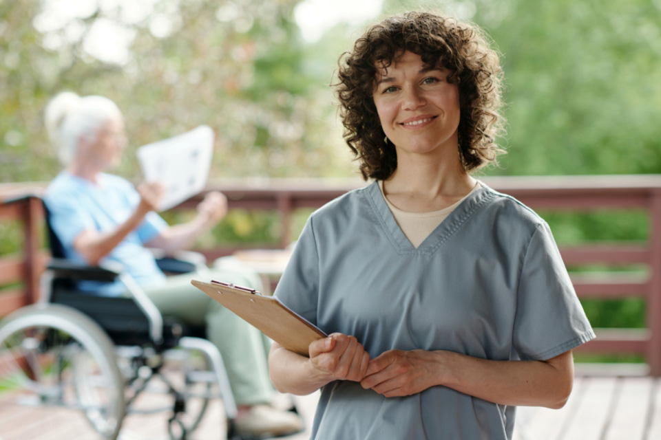 Pflegekräfte halten - Einnahmen sichern